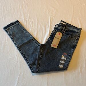 NWT Levi's 711 Skinny Women's Dark Blue Jeans